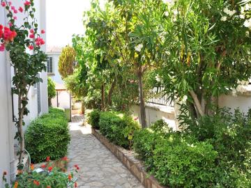 Gerden-pathway