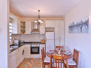 TC1992-dining-and-kitchen-area