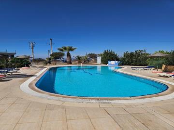 Communal-Pool