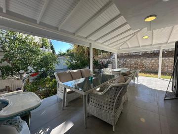 Outside-dining-area