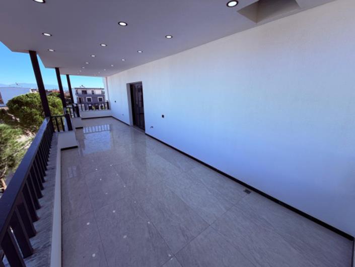 Image No.17-4 Bed Villa / Detached for sale