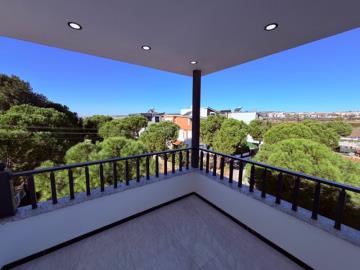 Large-roof-top-terrace