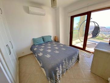 TC1933-Fantastic-views-from-the-bedroom