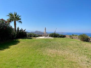 TC1933-Huge-private-garden