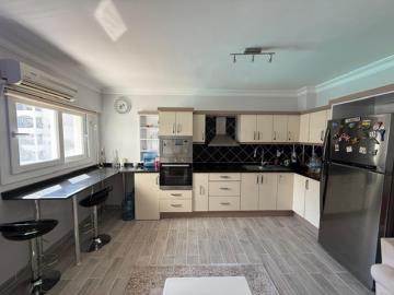 Kitchen-with-breakfast-bar