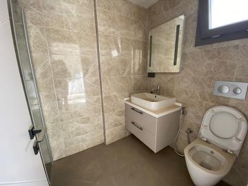 TC1934-bathroom-1