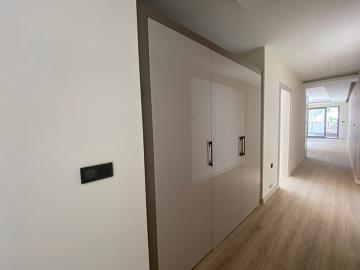 TC1934-large-storage-space