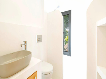 Tc1937-Ensuite-bathroom