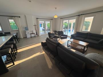 TC1939-large-open-plan-lounge-and-dining-area