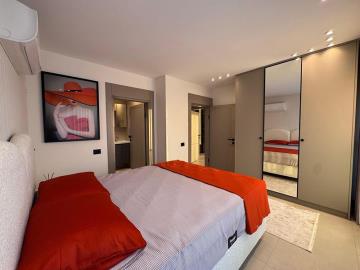 TC1942-double-bed-with-wardrobes