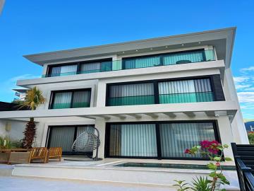 TC1942-garden-view-of-the-villa