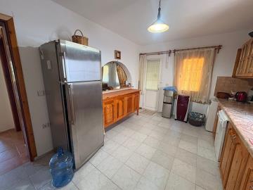 TC1943-kitchen-with-appliances