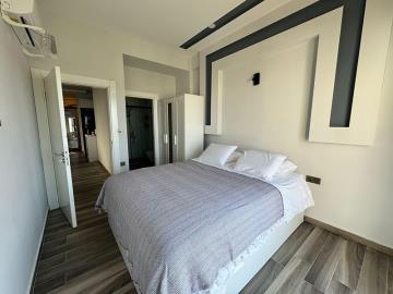 TC1946-large-double-bedroom