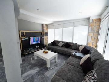 TC1949-Large-lounge-area