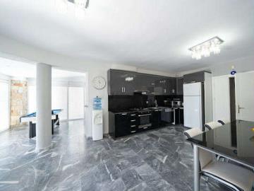 TC1949-Open-plan-kitchen--dining-and-pool-room