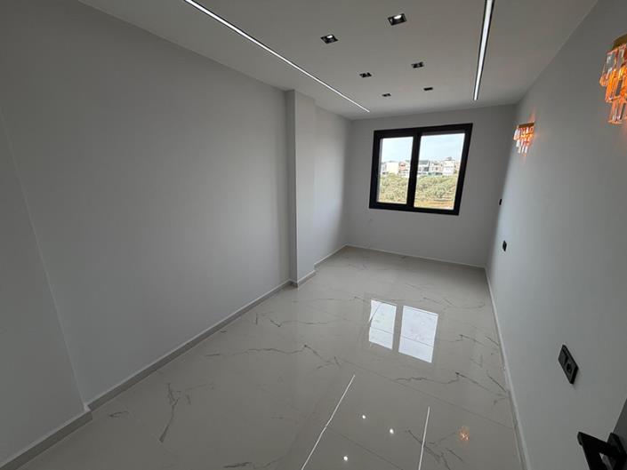 Image No.8-3 Bed Semi-Detached for sale