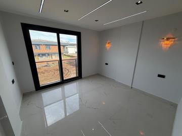 TC1947-double-bedroom-with-juliette-balcony