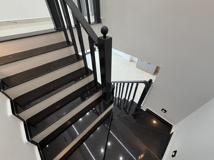 Image No.15-3 Bed Semi-Detached for sale