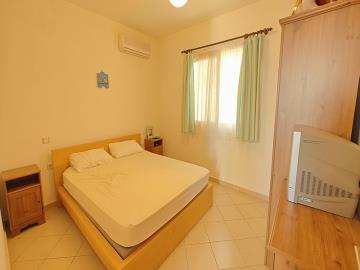 TC1951-master-bedroom