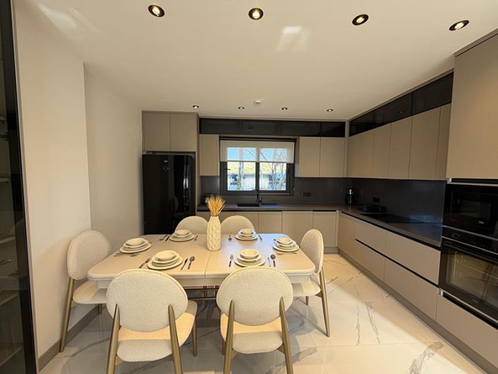 Image No.3-5 Bed Villa for sale