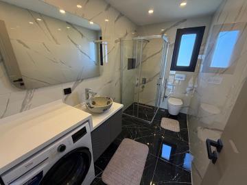 TC1953-family-bathroom