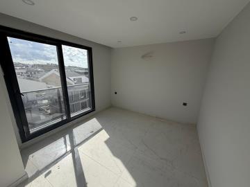 TC1952-large-double-bedroom