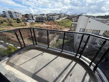 TC1952-good-size-balcony