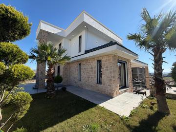 TC1954-back-of-the-villa