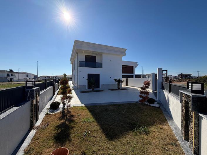 Image No.2-4 Bed Villa for sale