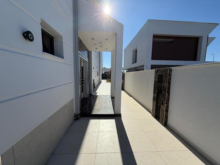 Image No.13-4 Bed Villa for sale