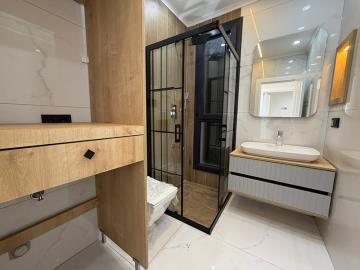 TC1957-family-bathroom