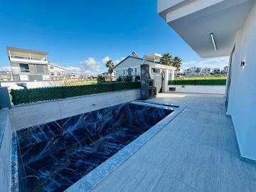 TC1957-private-pools