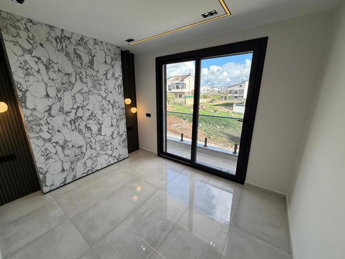 Image No.17-3 Bed Semi-Detached for sale