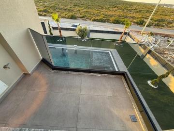 TC1958-bedroom-balcony