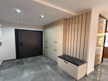 TC1958-entrance-hallway-with-storage