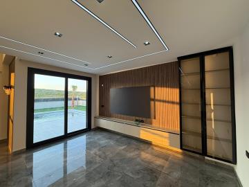 TC1958-feature-media-wall