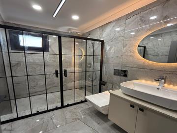 TC1958-large-bathroom