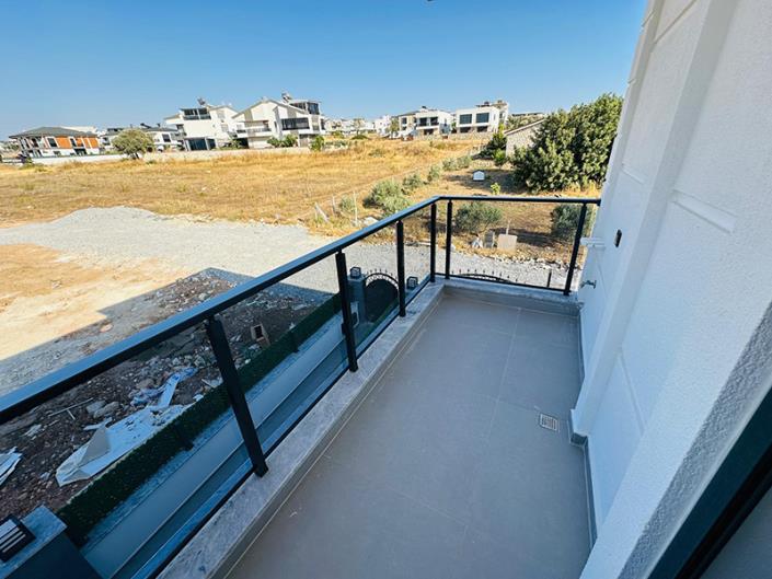 Image No.3-3 Bed Semi-Detached for sale