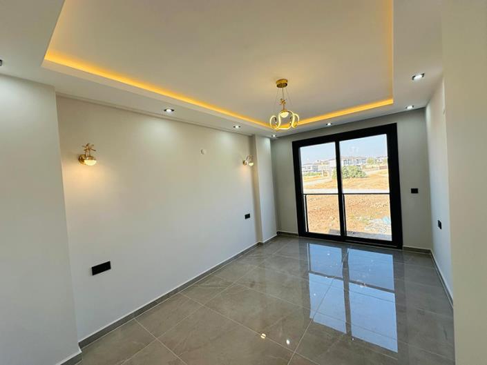 Image No.8-3 Bed Semi-Detached for sale