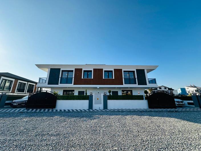 Image No.13-3 Bed Semi-Detached for sale