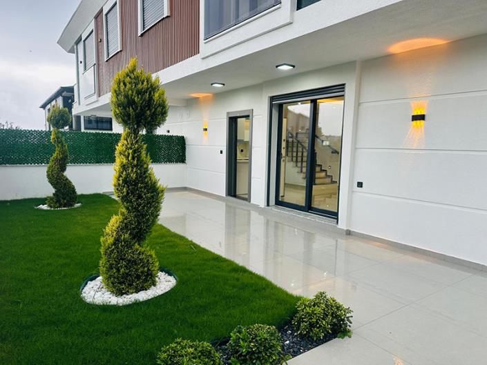 Image No.17-3 Bed Semi-Detached for sale