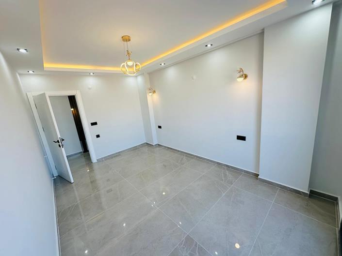 Image No.14-3 Bed Semi-Detached for sale