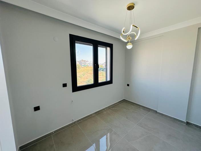 Image No.24-3 Bed Semi-Detached for sale