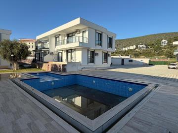 TC1961-1-apartment-block