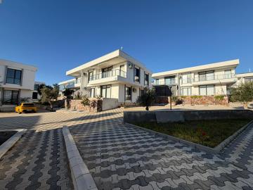 TC1961-Apartment-blocks-on-the-complex