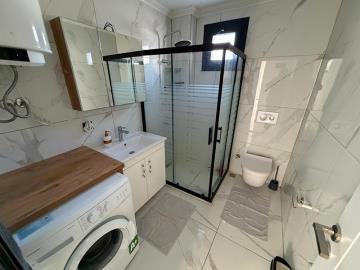 TC1961-family-bathroom