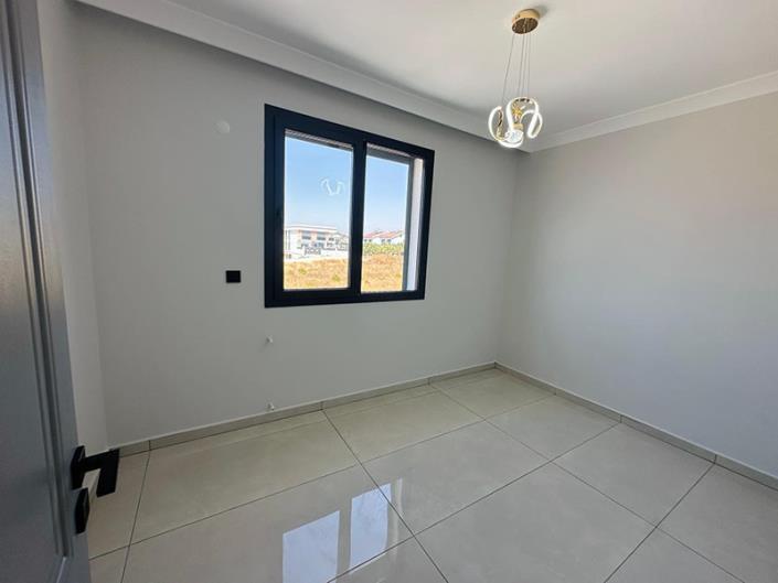 Image No.2-3 Bed Semi-Detached for sale