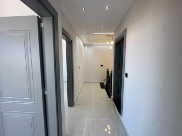 TC1964-first-floor-hallway