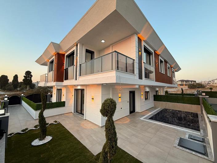 Image No.8-3 Bed Semi-Detached for sale