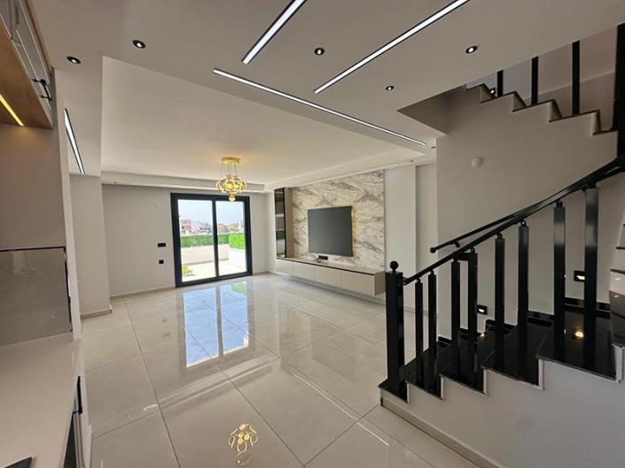 Image No.14-3 Bed Semi-Detached for sale